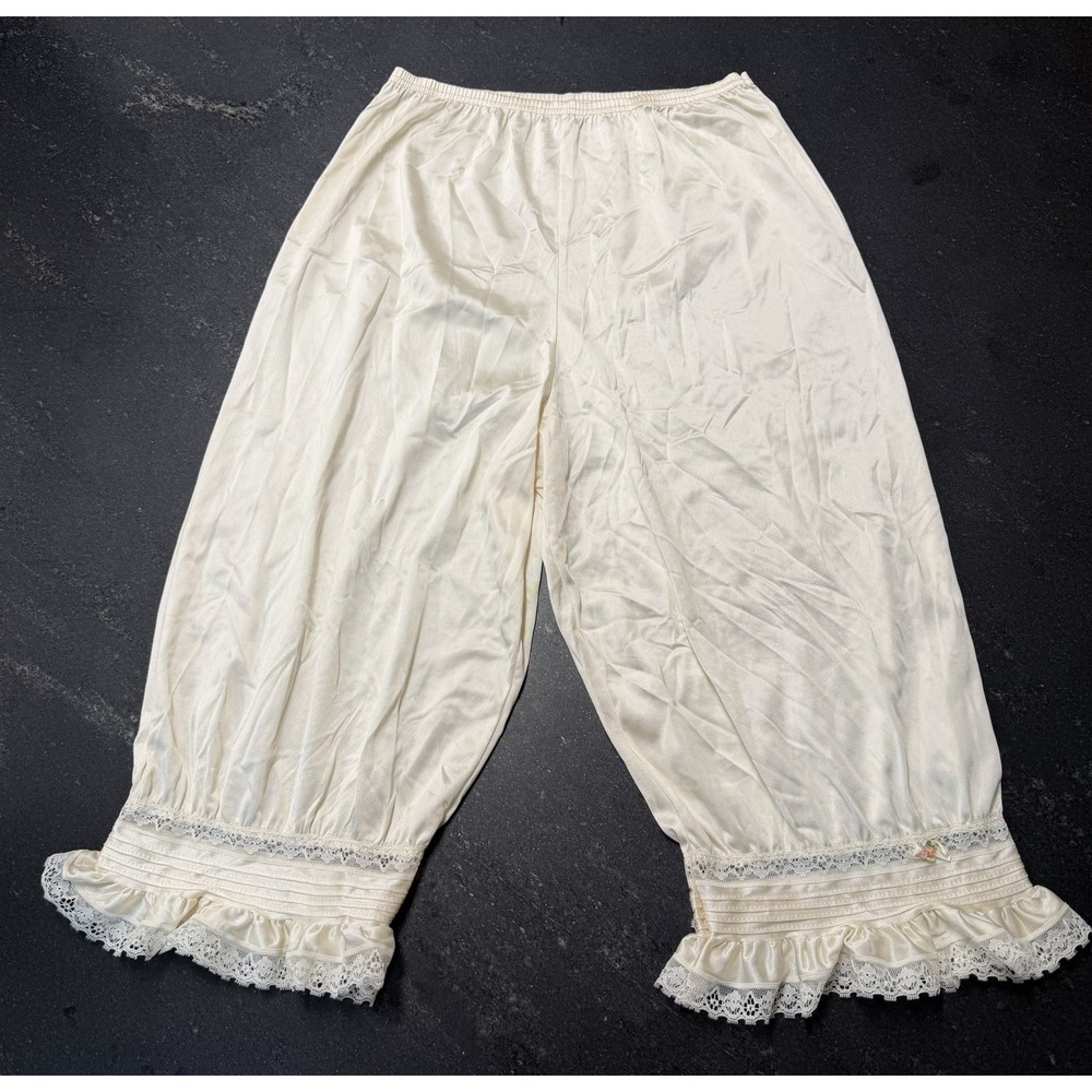 Vintage JCPenney Pettipants Bloomers Size S Ivory Nylon Lace Ruffle USA 26"